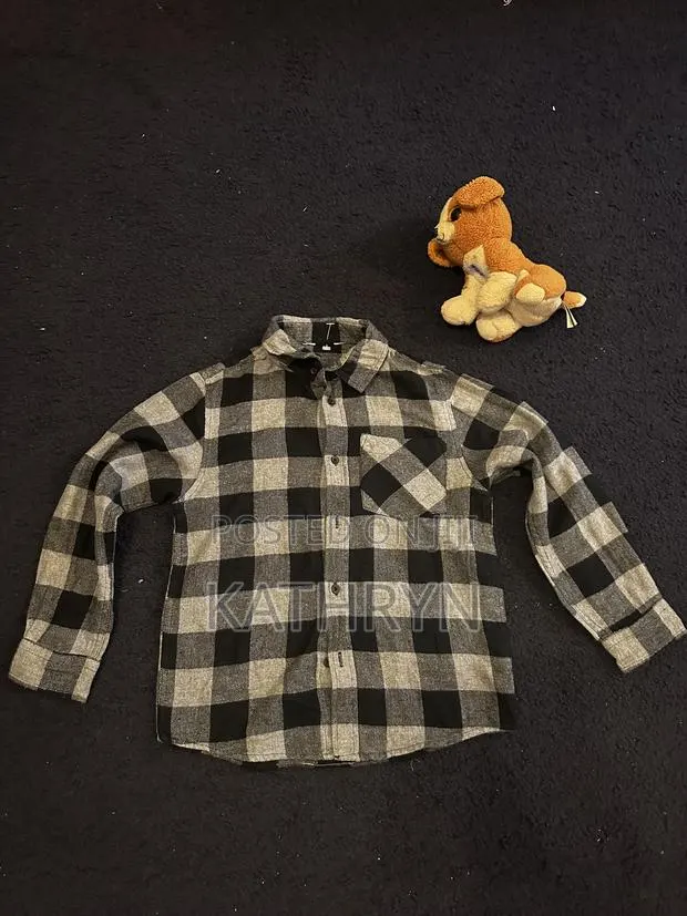 Long Sleeves Shirt · Photo 1