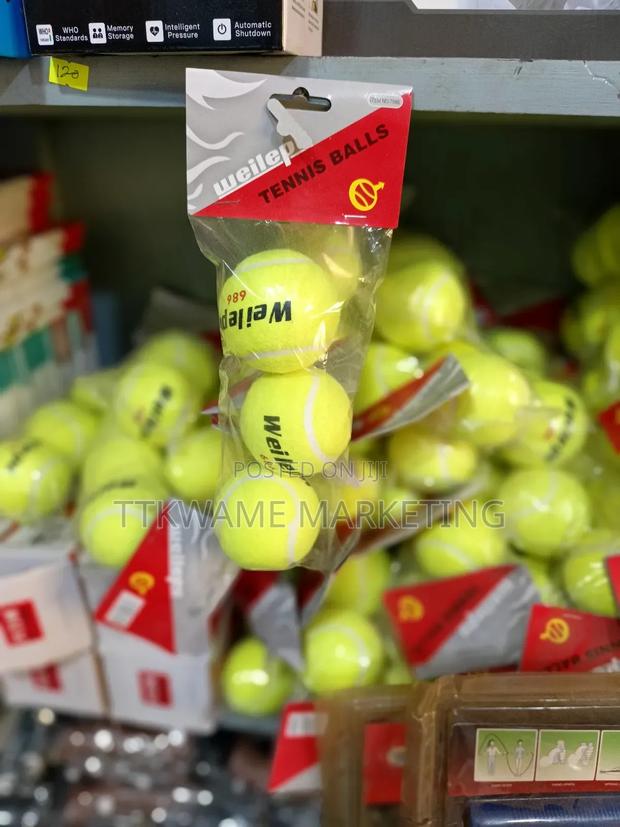 Long Tennis Ball · Photo 1
