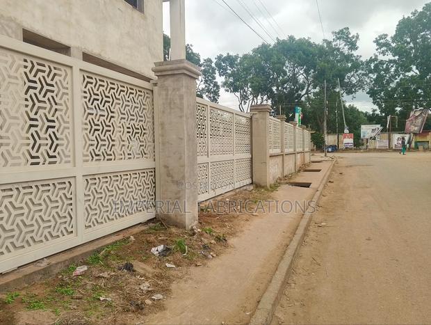 Metal Gate · Photo 5