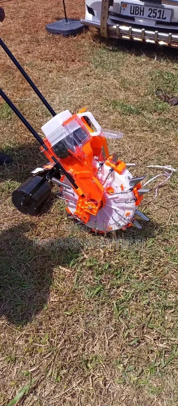 Planting Machine · Photo 1