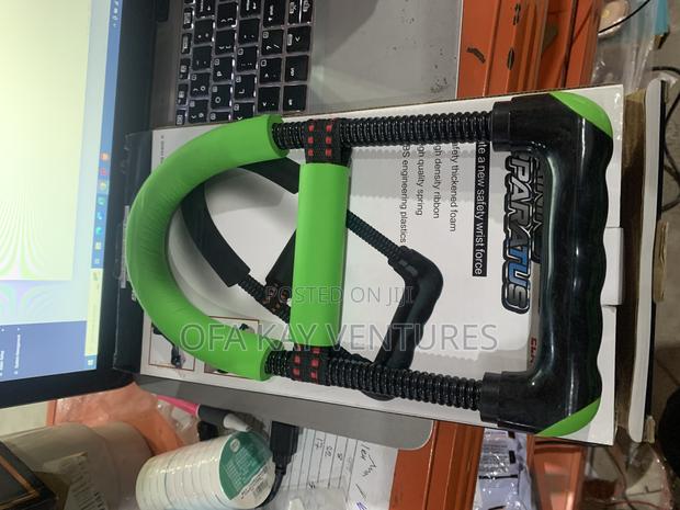 Wrist Grip Forearm Strengthener · Photo 1