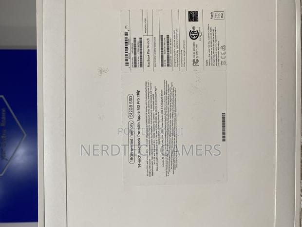 New Laptop Apple MacBook Pro 18GB Apple M3 SSD 512GB · Photo 2