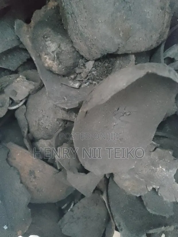Coconut Shell Charcoal · Photo 1