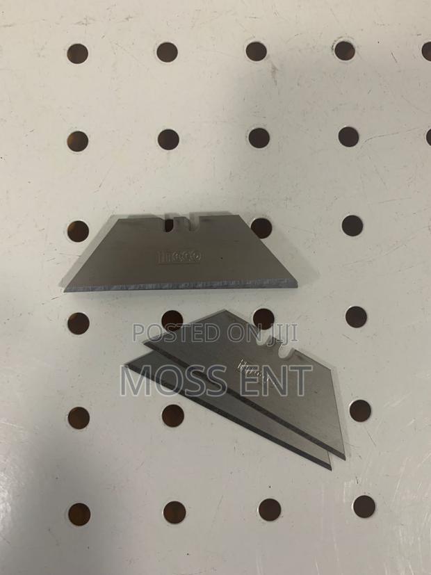 10 PCS Utility Knife Blades Set - Hukb61001 · Photo 2