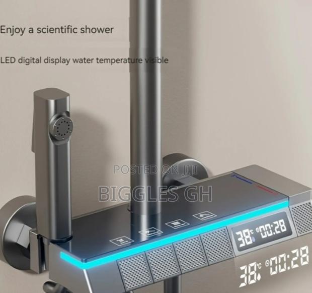 Led Temperature Display 4 in 1 Shower - Piano Shower · Photo 2