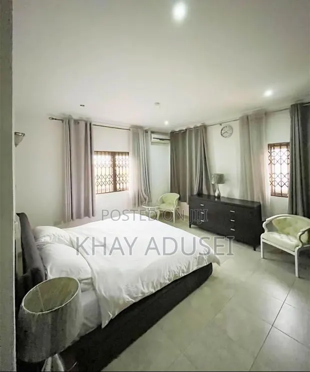 Fully Furnished Self Compound 3 Bedroom House · Photo 1