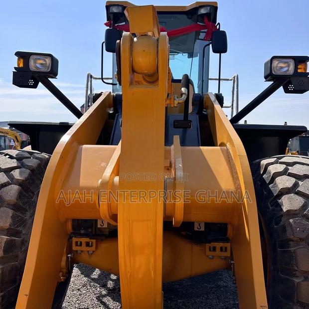 Excavator Loader (L956F) · Photo 4