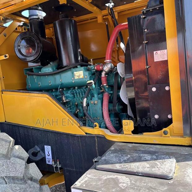 Excavator Loader (L956F) · Photo 6