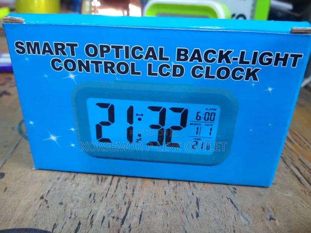 Digital Desktop Alarm Clock · Photo 3
