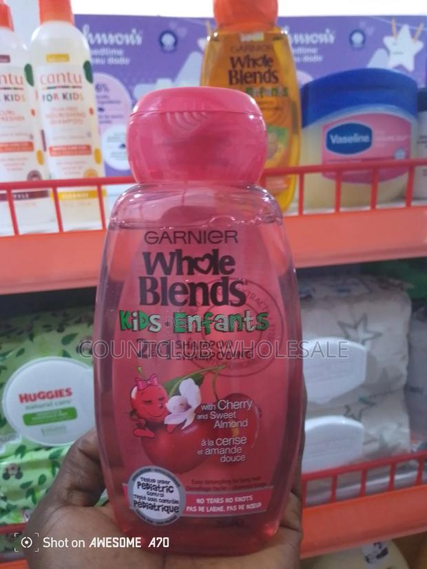 Garnier Whole Blends Kids 2in1 Shampoo · Photo 2