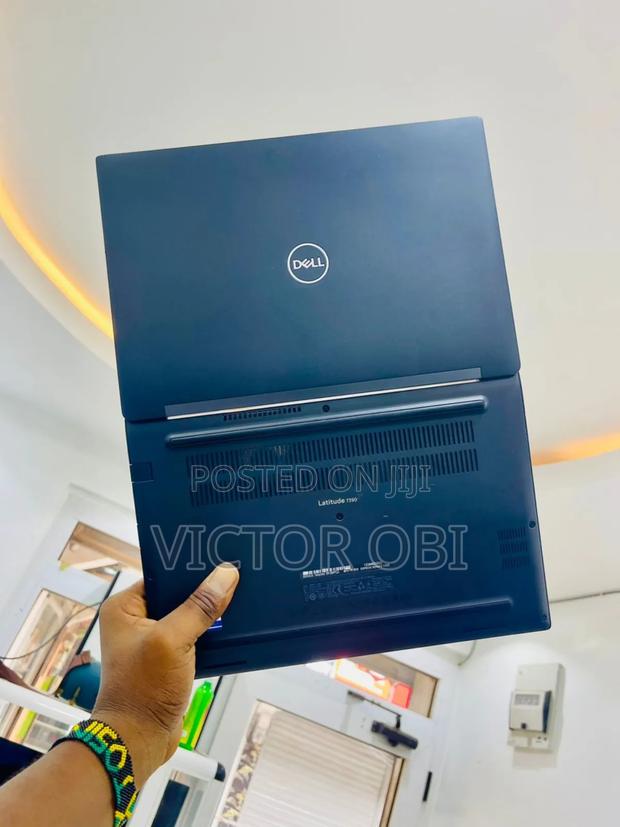 Laptop Dell Latitude 7390 8GB Intel Core I5 SSD 256GB · Photo 3