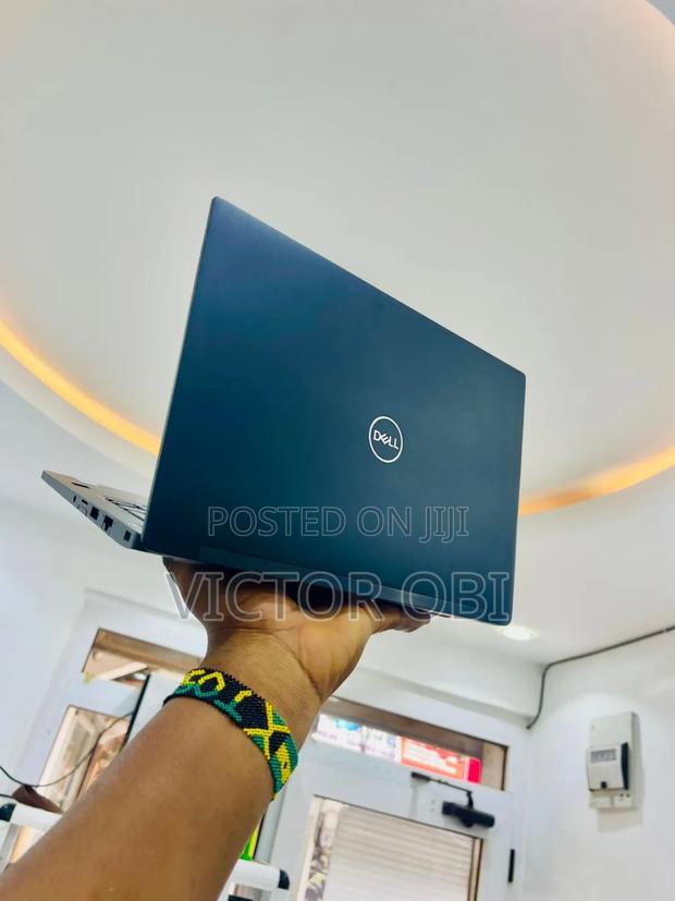 Laptop Dell Latitude 7390 8GB Intel Core I5 SSD 256GB · Photo 4
