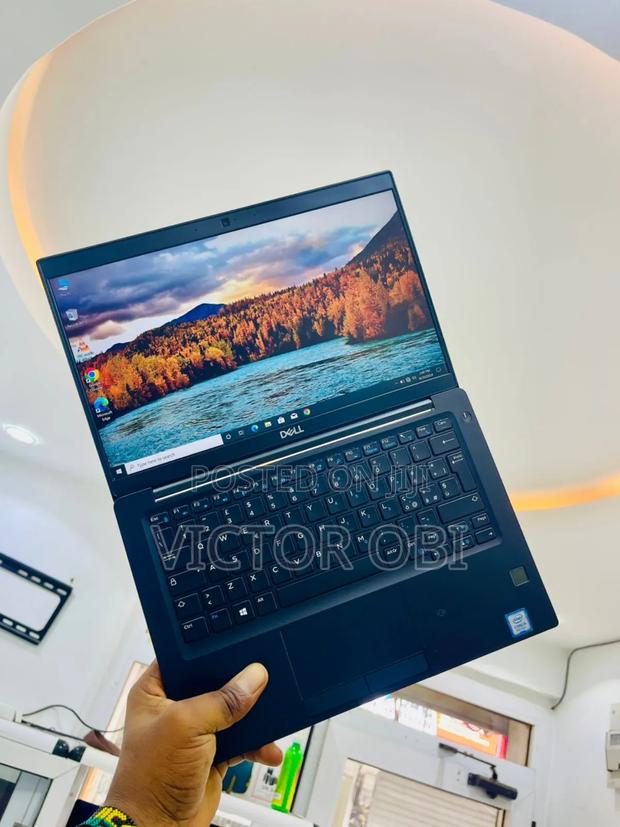 Laptop Dell Latitude 7390 8GB Intel Core I5 SSD 256GB · Photo 5