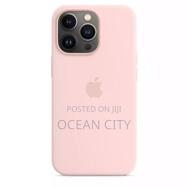 Silicone Cases for iPhone 14 / 13 / 12 Series · Photo 4