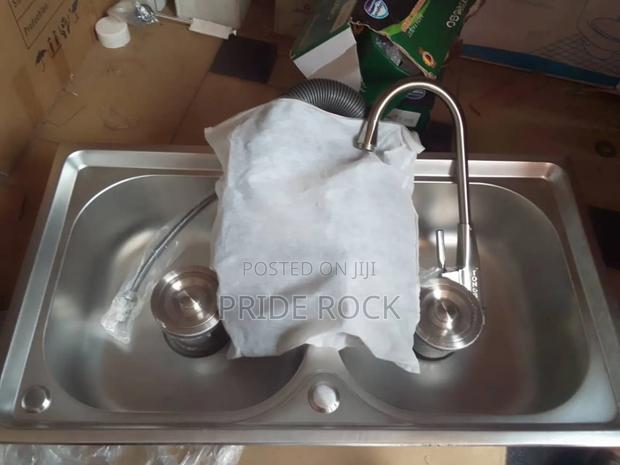 Double Armless Kitchen Sink Set With Tap · Photo 1