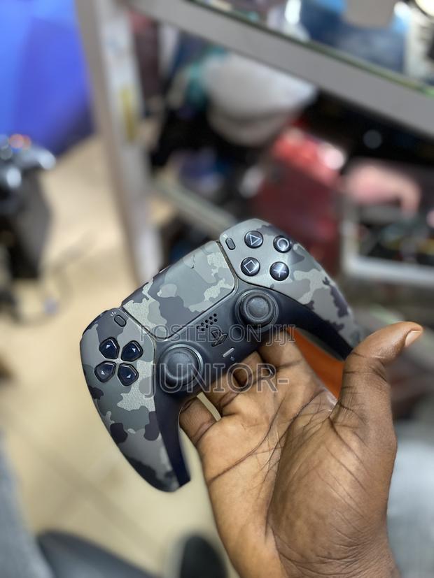 Uk Used Camou Ps5 Pad · Photo 1
