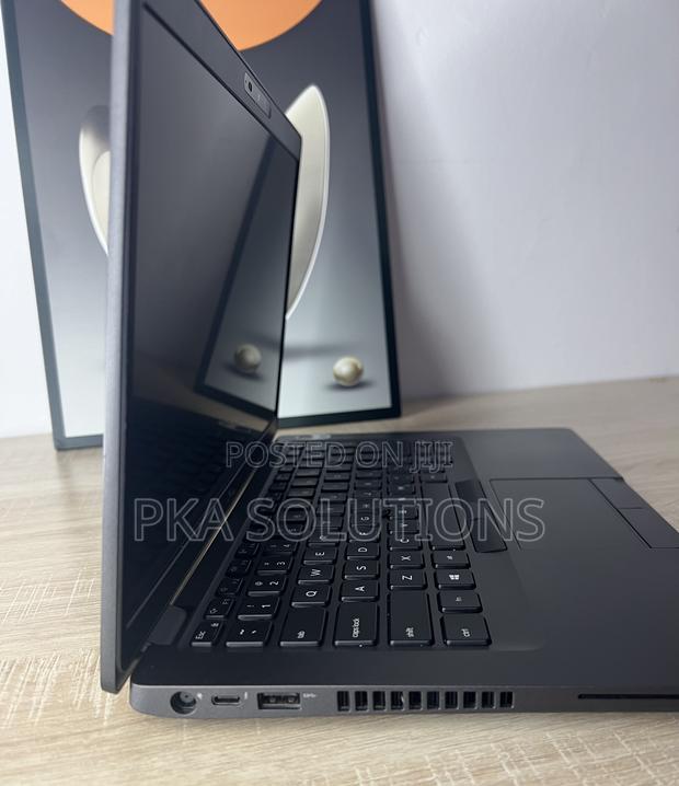 Laptop Dell Latitude 5400 16GB Intel Core I7 SSD 512GB · Photo 4