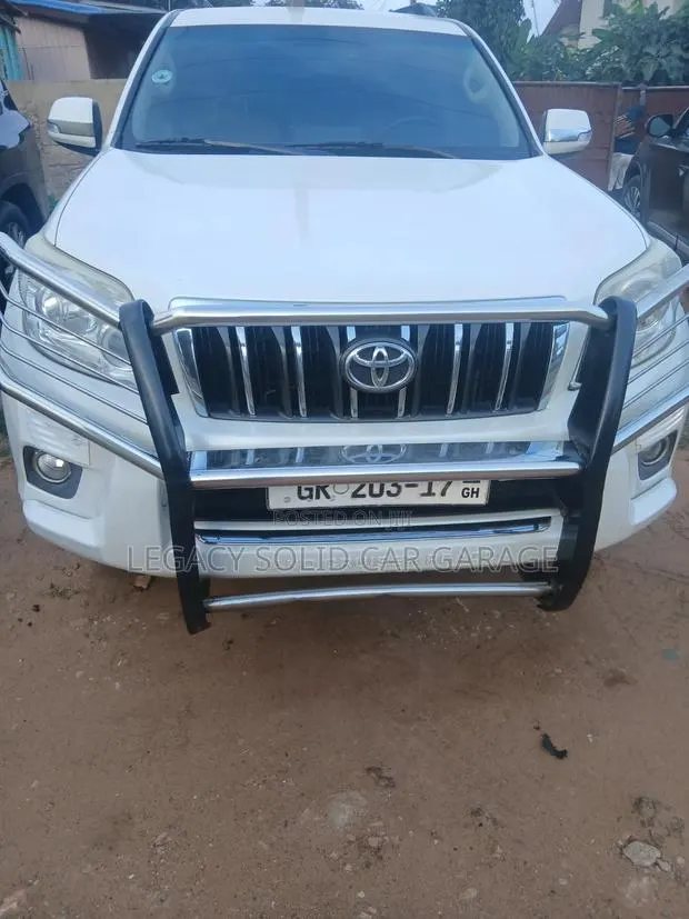 Toyota Land Cruiser Prado 2019 White · Photo 1
