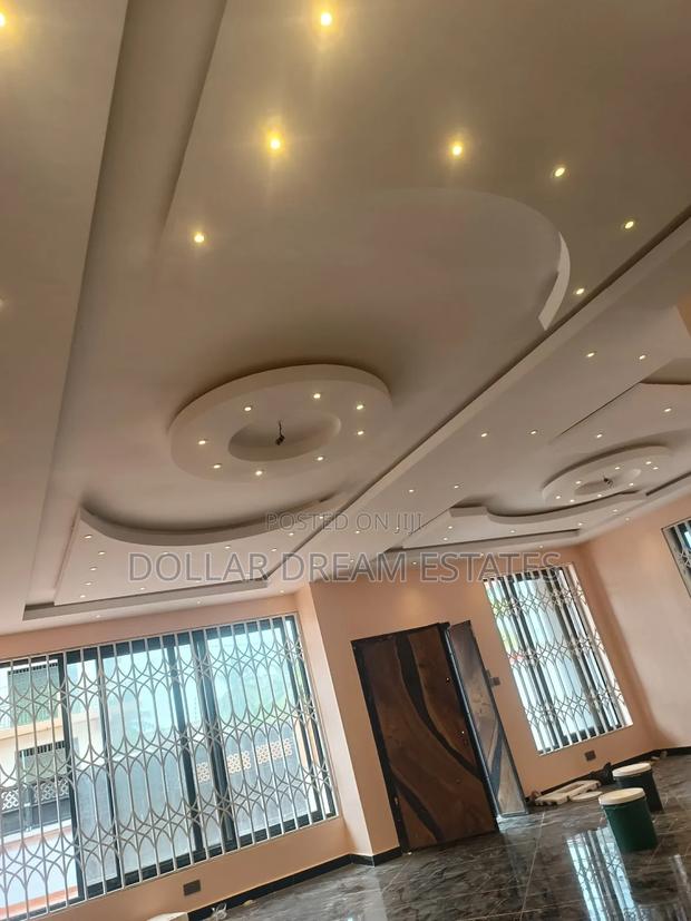 5bdrm House in East Legon for sale · Photo 3