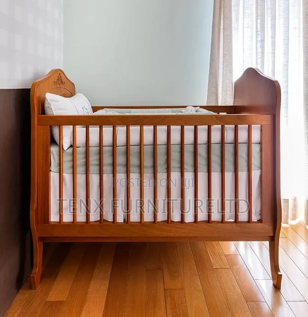 Baby/Kids Bed/Crib (Nóbile Wooden Crib) · Photo 3