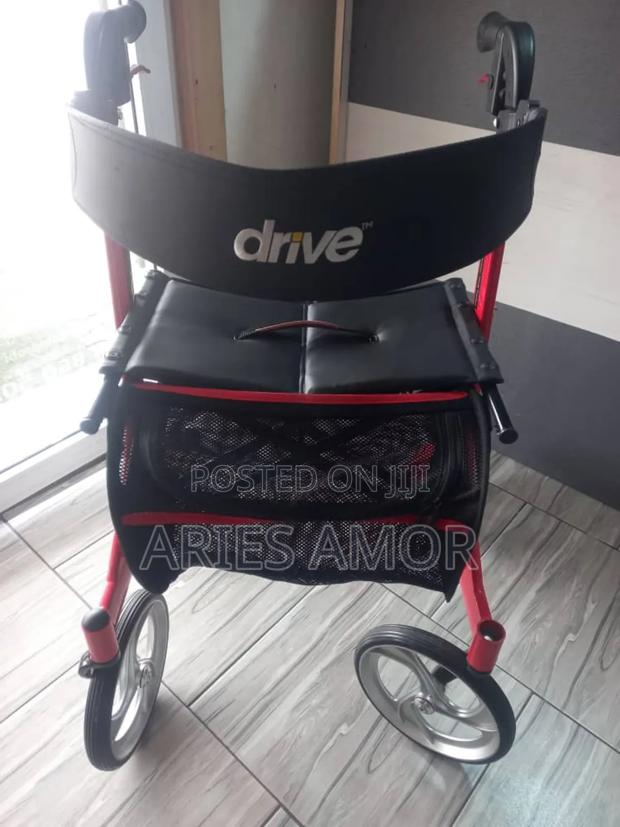 Drive X Rollator Walking Aid · Photo 4