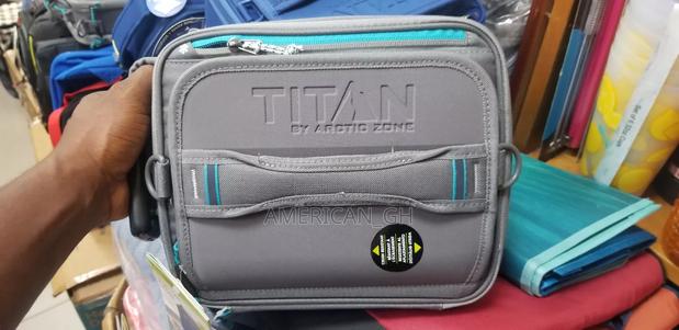 TITAN Expandable Lunch Box · Photo 4