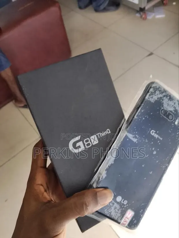 New LG G8X Thinq 128 GB Black · Photo 1