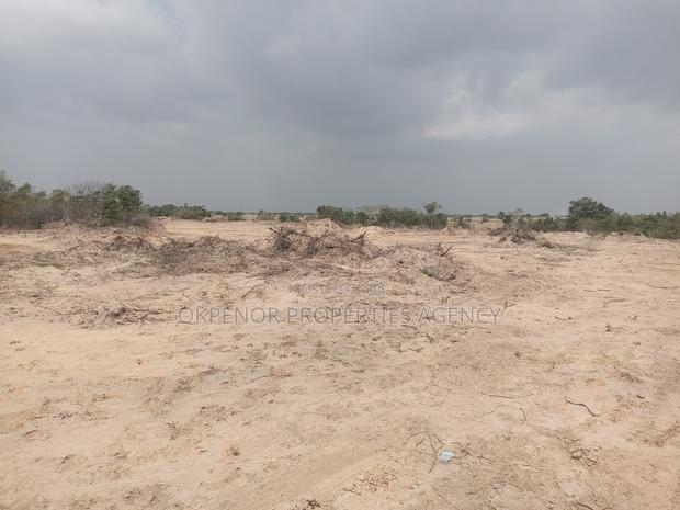 Land for Sale at Sege · Photo 1