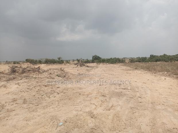 Land for Sale at Sege · Photo 5