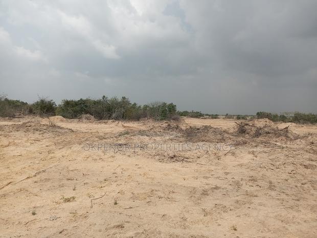 Land for Sale at Sege · Photo 6