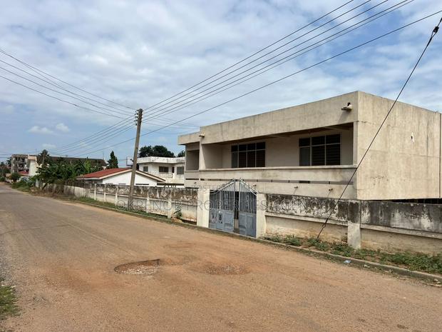 7bdrm House in Accra for sale · Photo 1