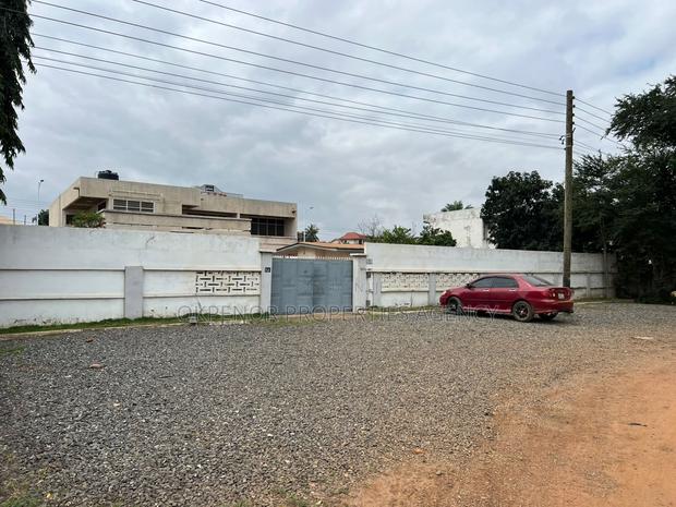 7bdrm House in Accra for sale · Photo 2