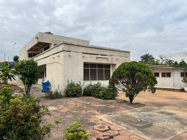 7bdrm House in Accra for sale · Photo 6
