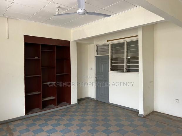 7bdrm House in Accra for sale · Photo 7