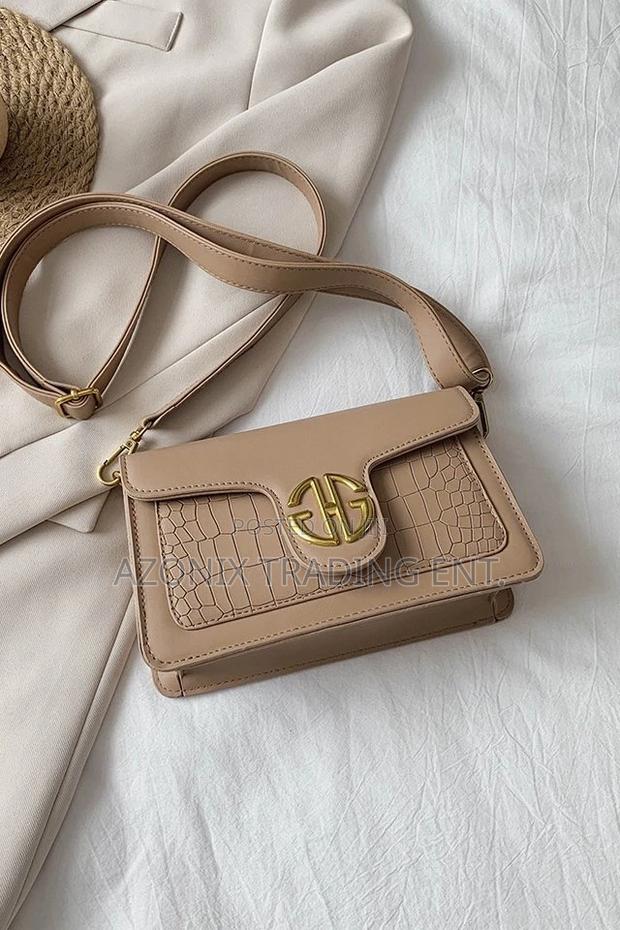 Medium Ladies Side Bags · Photo 2