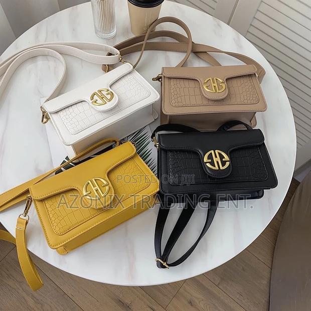 Medium Ladies Side Bags · Photo 1