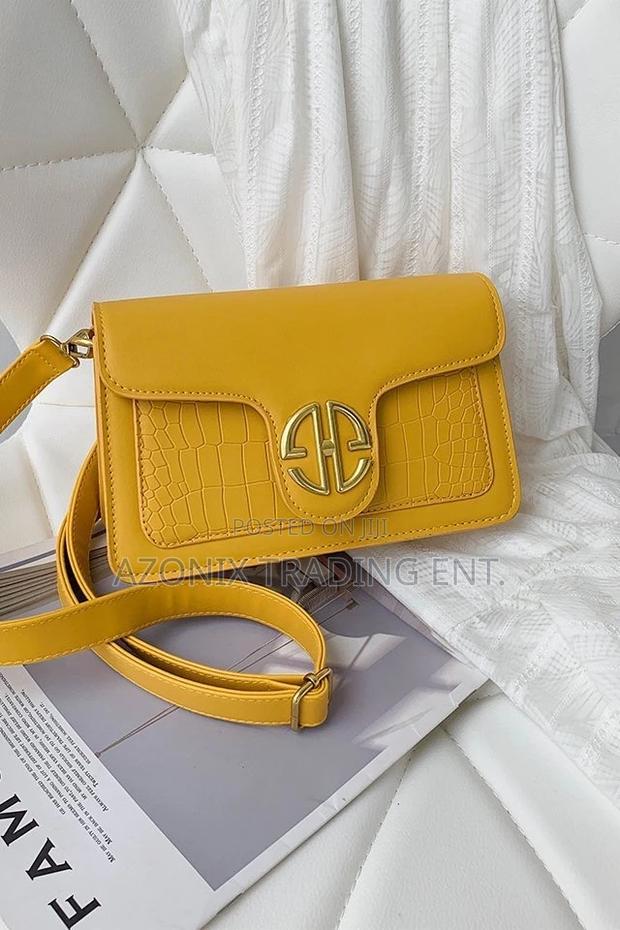 Medium Ladies Side Bags · Photo 3