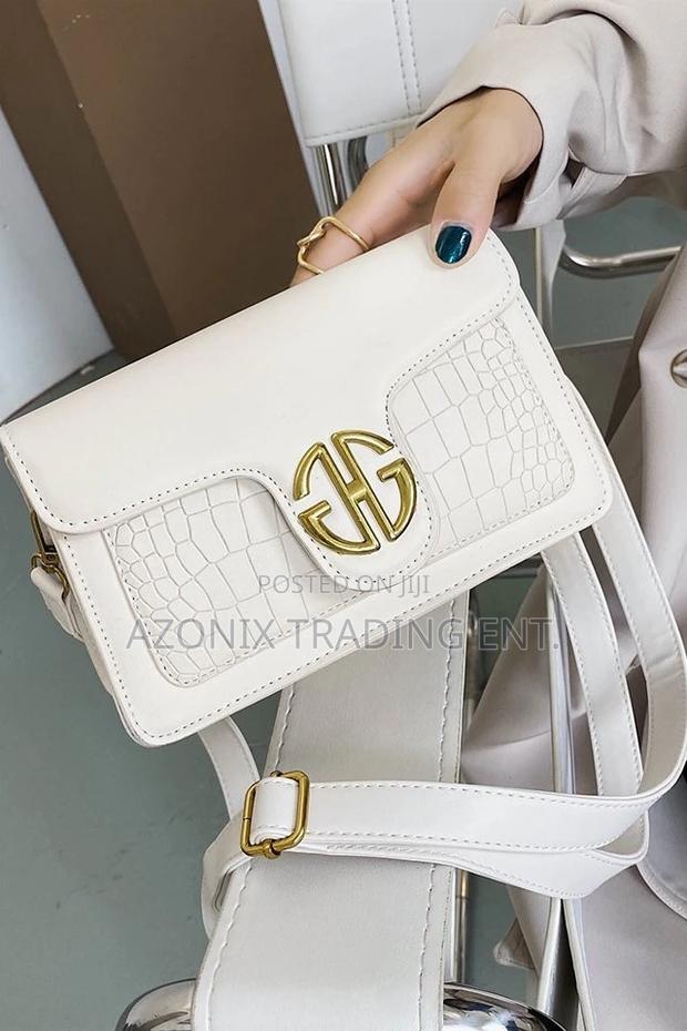 Medium Ladies Side Bags · Photo 4