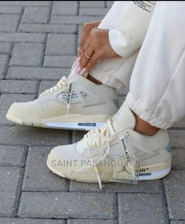 Nike Air Jordan 4 · Photo 1