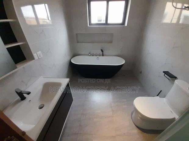 4bdrm Duplex in Amanfrom,Adenta, Accra Metropolitan for sale · Photo 8