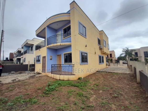 4bdrm Duplex in Amanfrom,Adenta, Accra Metropolitan for sale · Photo 7