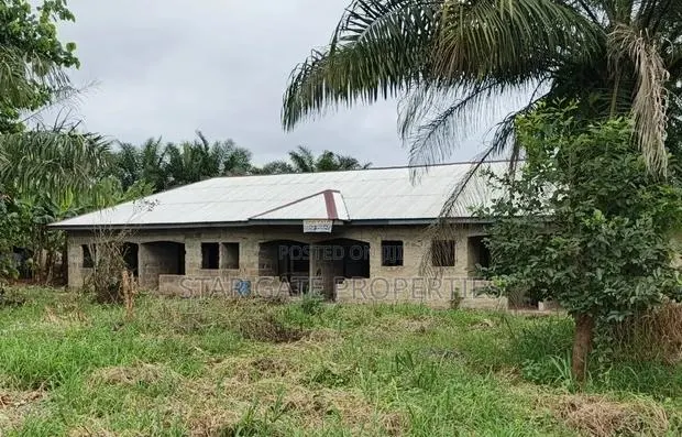 6bdrm Apartment in Ejisu Kubease. for sale · Photo 1