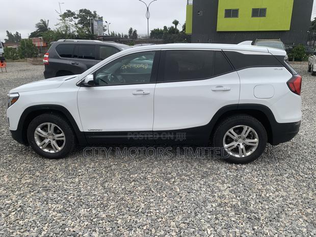 GMC Terrain SLE AWD 2019 White · Photo 3