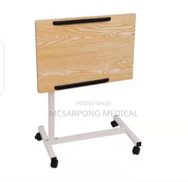 Overbed Cardiac Table · Photo 7