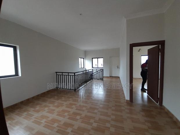 4bdrm Duplex in Amanfrom,Adenta., Accra Metropolitan for sale · Photo 4