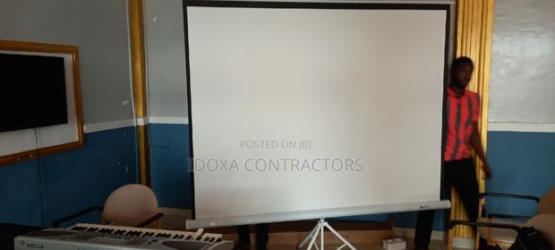 Projector and Screen for Rent · Photo 4
