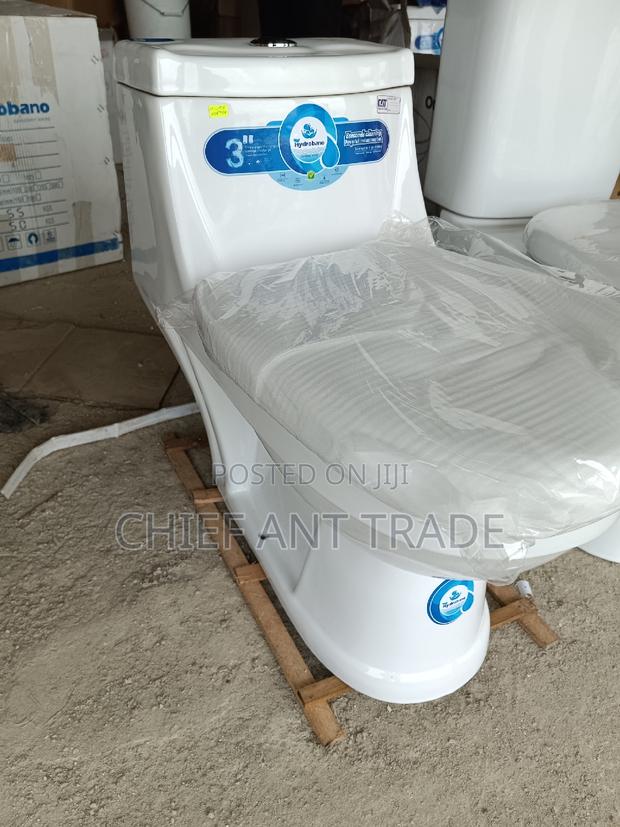 Water Closet. Toilet Seat. 125 · Photo 3