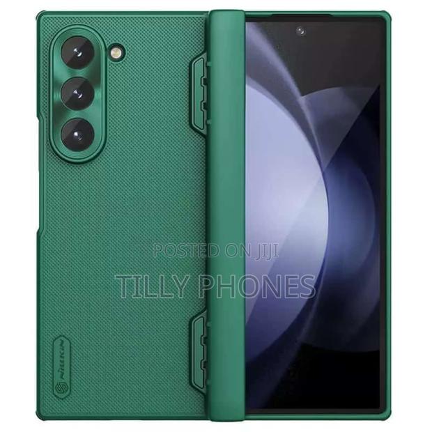 Galaxy Z Fold 6 Frosted Shield Case · Photo 1