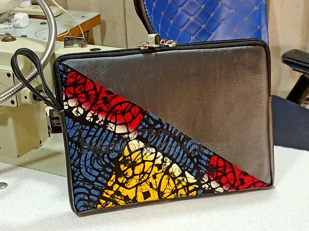 Macbook /Laptop Case · Photo 2