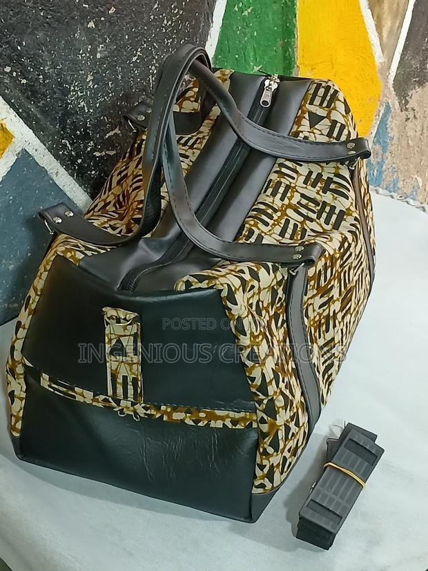 Travel Bag · Photo 1